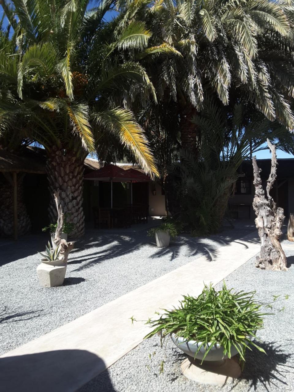 Melissa'S Guest House Kamanjab Esterno foto