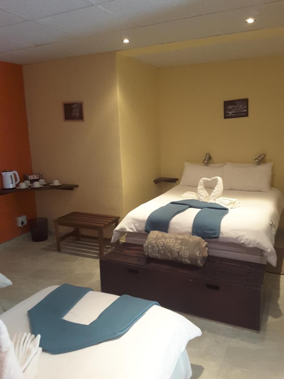 Melissa'S Guest House Kamanjab Esterno foto
