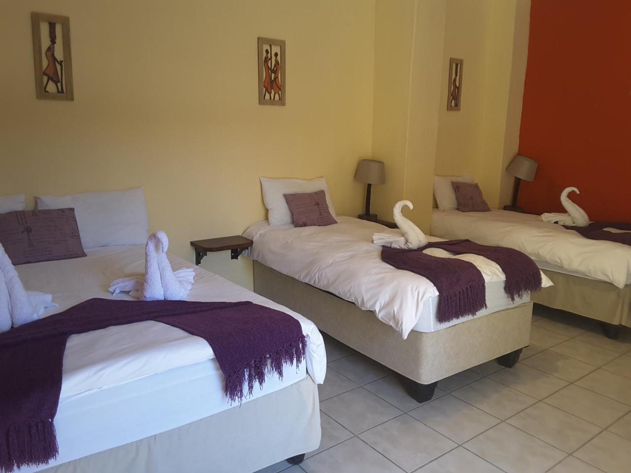 Melissa'S Guest House Kamanjab Esterno foto
