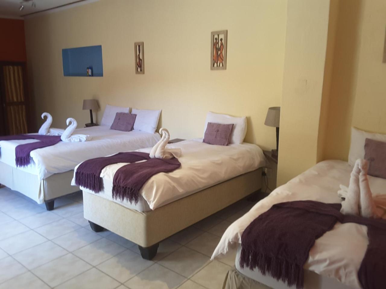 Melissa'S Guest House Kamanjab Esterno foto