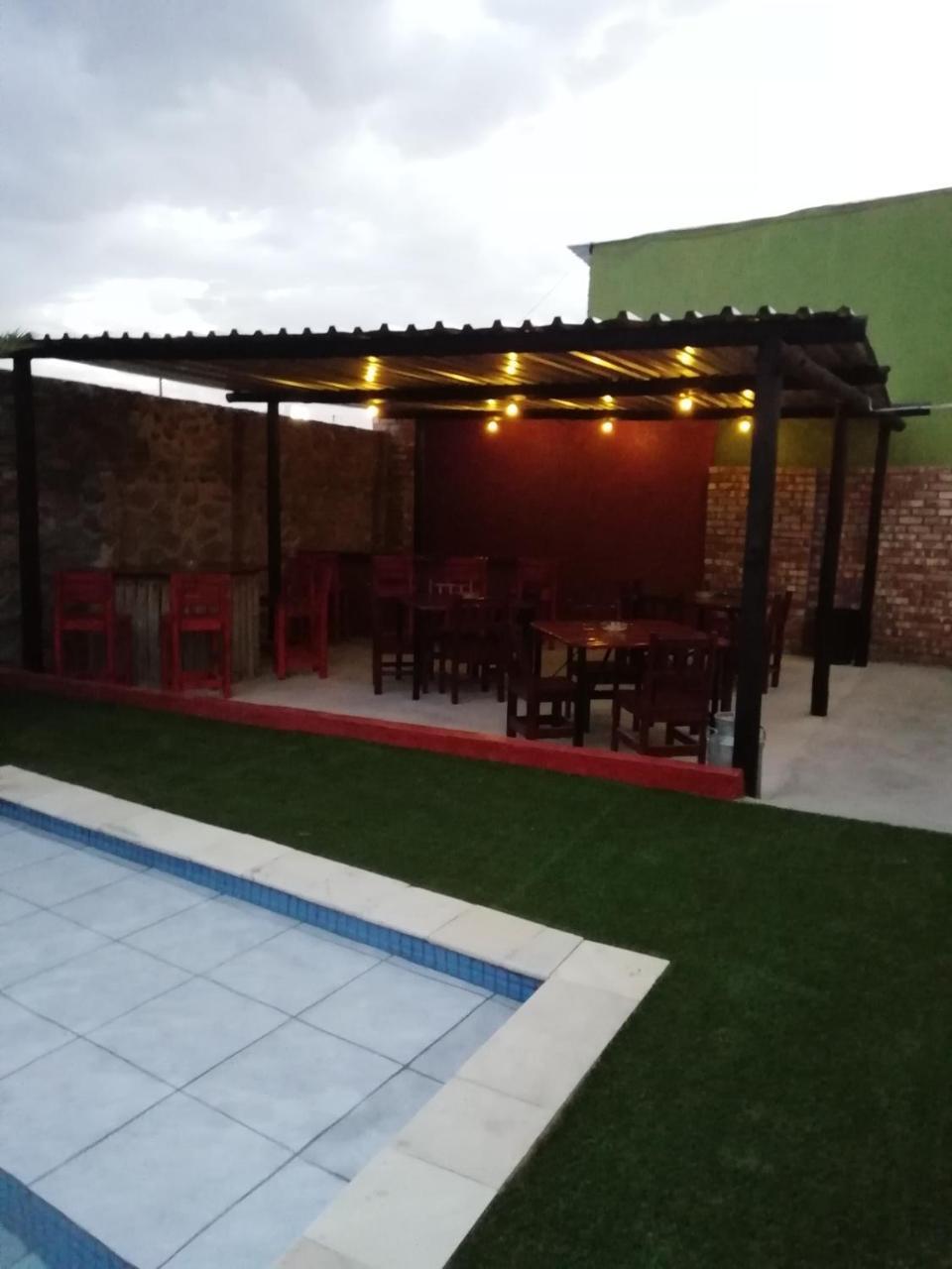 Melissa'S Guest House Kamanjab Esterno foto